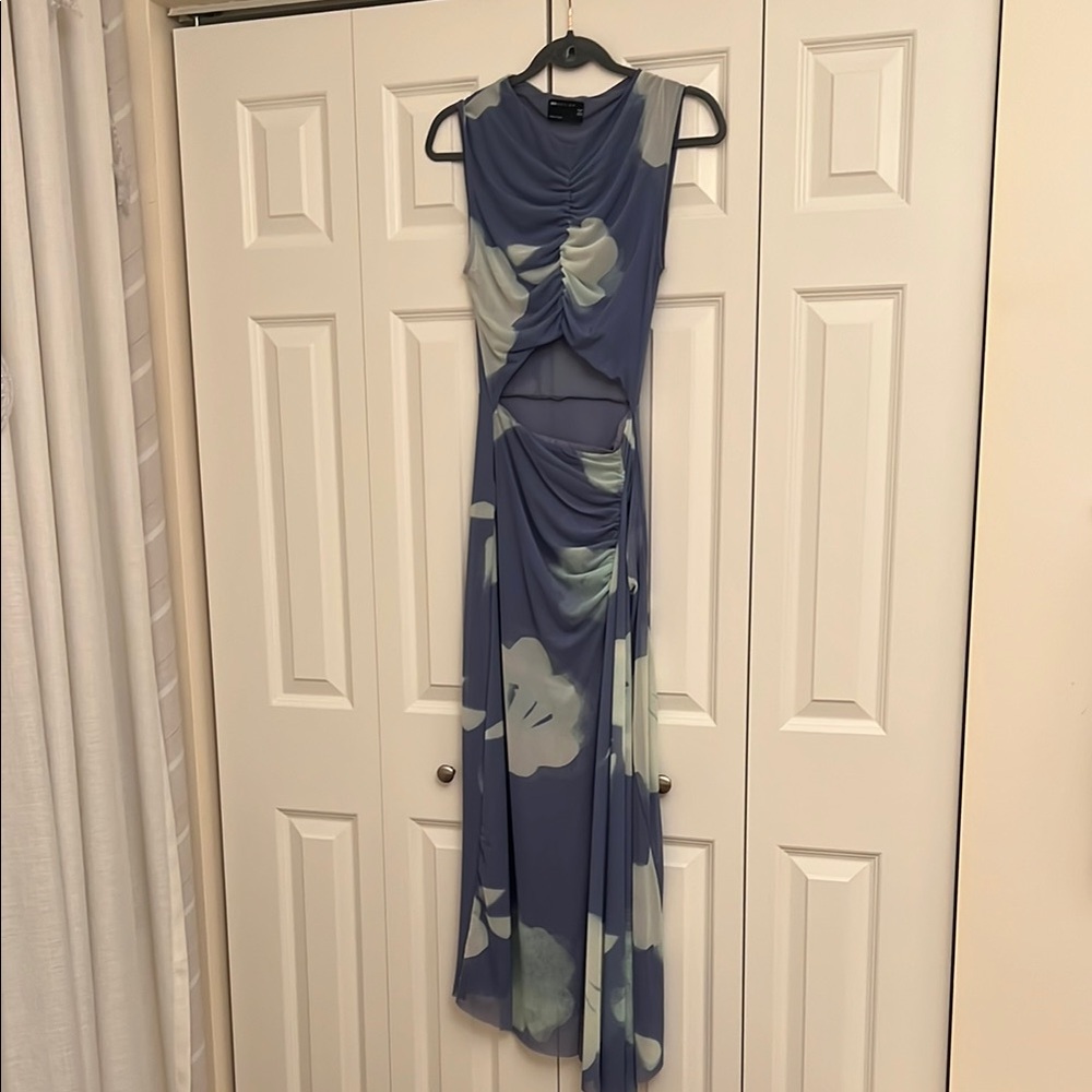 Elegant Blue Floral Dress